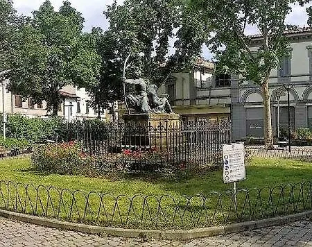 La Piazza Florence